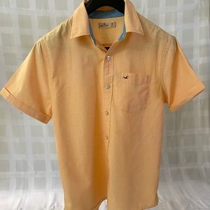 Hollister short sleeve button down shirt